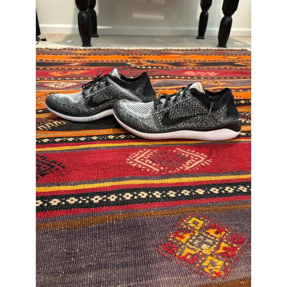 Nike Free RN Flyknit 2018 - Picture 3 of 7